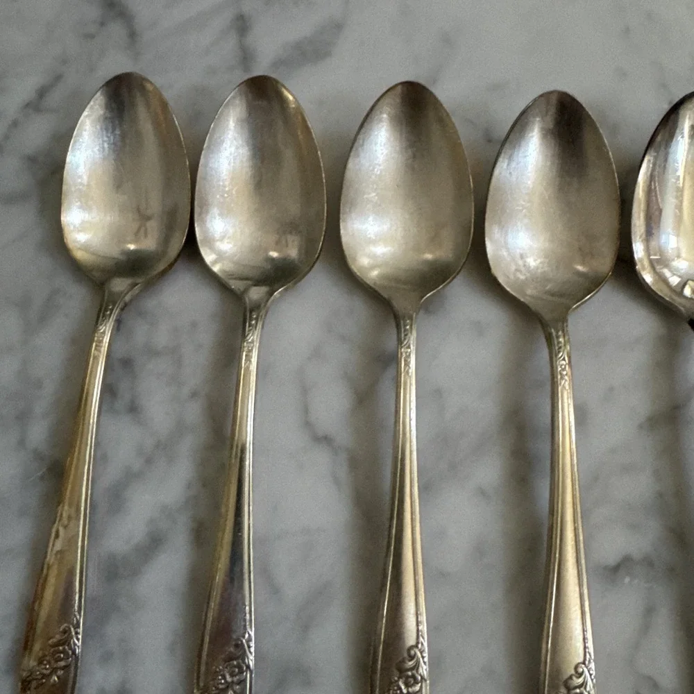 ONEIDA Community QUEEN BESS II Silverplate Flatware Lot Of 6 Teaspoons
